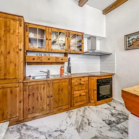 Chateau Du Chatelard | Unique Μοντρέ